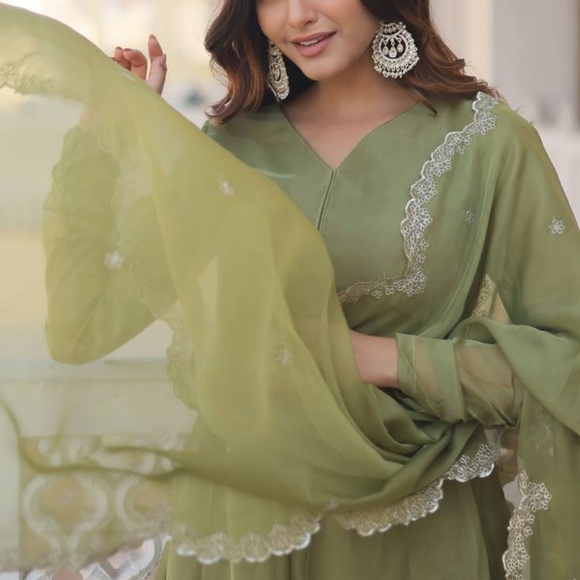 Pistachio Gown with Dupatta - Picture 3 of 9